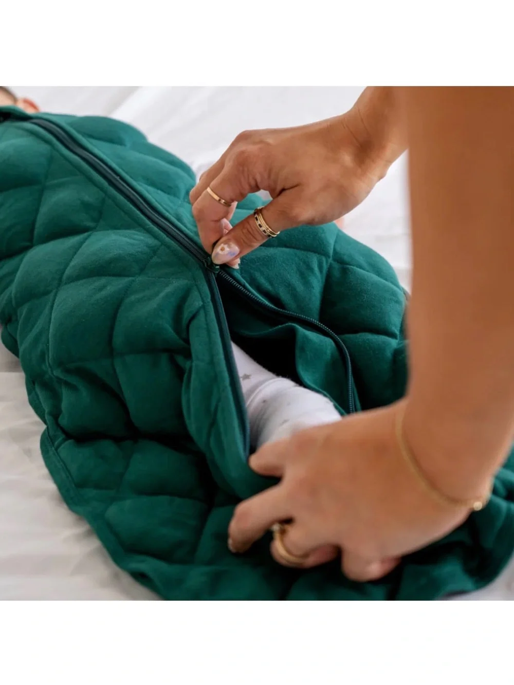 Dreamland Baby 6-12m Weighted Sleep Sack - Forest Green - 1.0 TOG - Picture 2 of 9